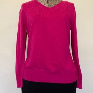 Ladies V Neck Raspberry Lightweight cotton blend Sweater Size M